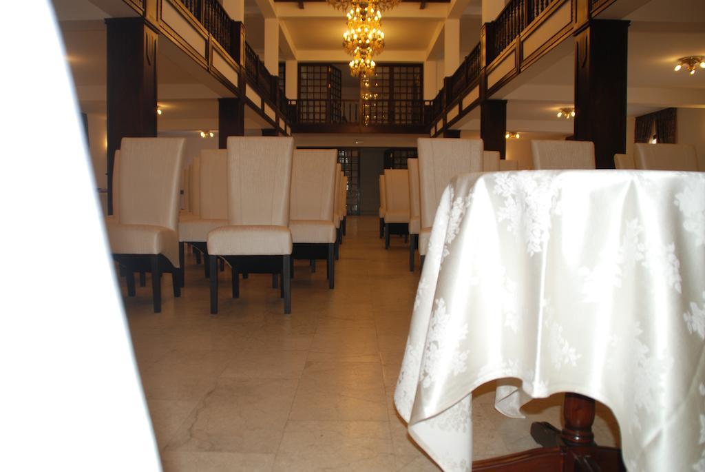 Hanul Domnesc Braşov Buitenkant foto