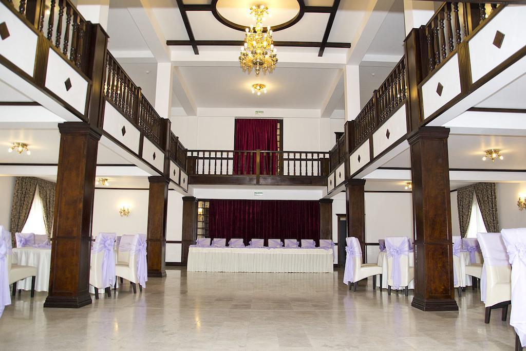 Hanul Domnesc Braşov Buitenkant foto