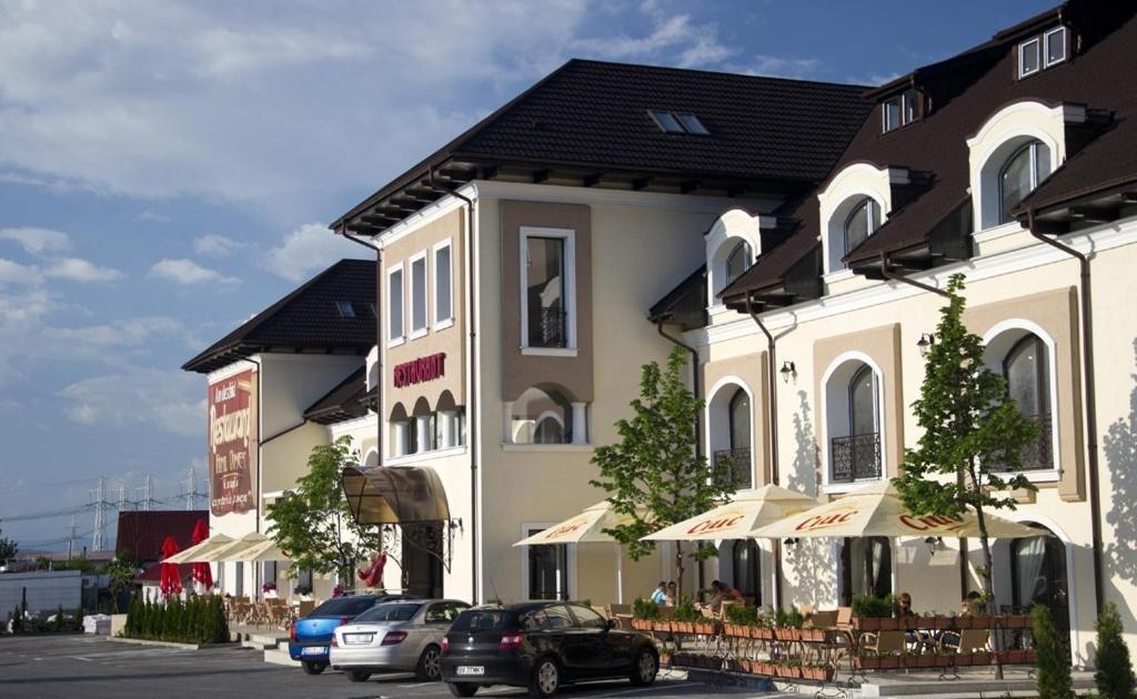 Hanul Domnesc Braşov Buitenkant foto
