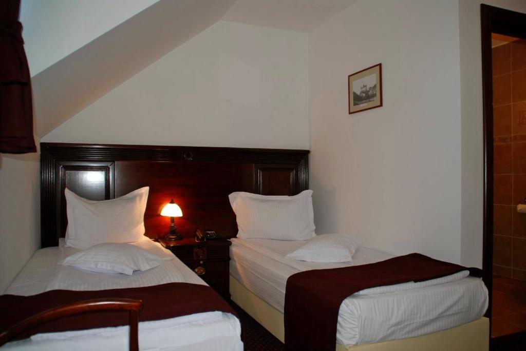 Hanul Domnesc Braşov Kamer foto