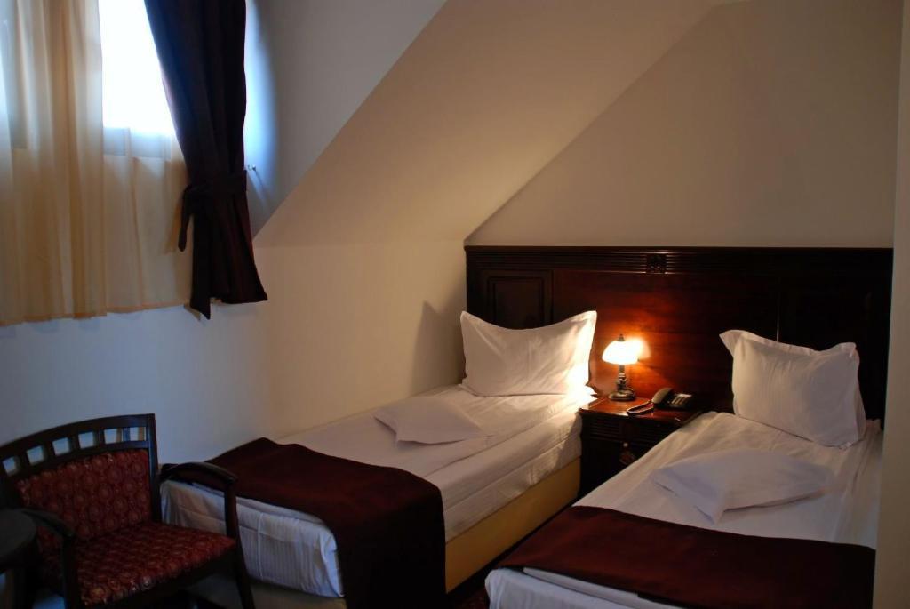 Hanul Domnesc Braşov Kamer foto