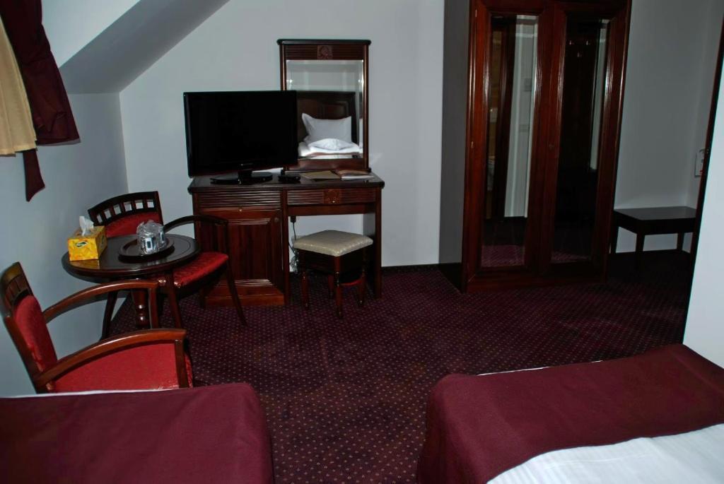 Hanul Domnesc Braşov Kamer foto