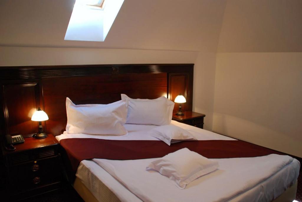 Hanul Domnesc Braşov Kamer foto