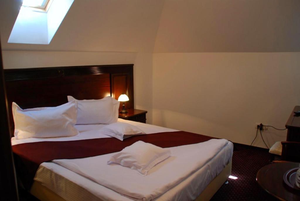 Hanul Domnesc Braşov Kamer foto