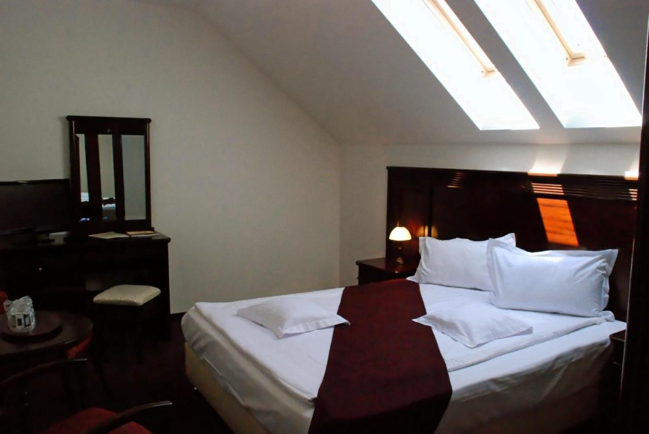 Hanul Domnesc Braşov Kamer foto